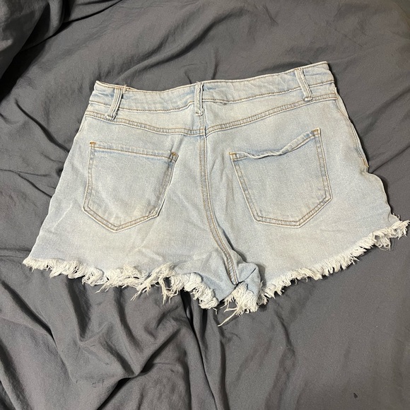 Rewashed light Denim shorts - Picture 2 of 2